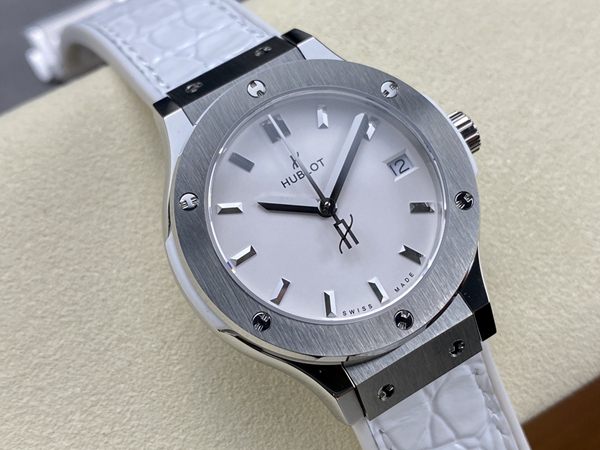 ウブロコピー時計正面デザイン